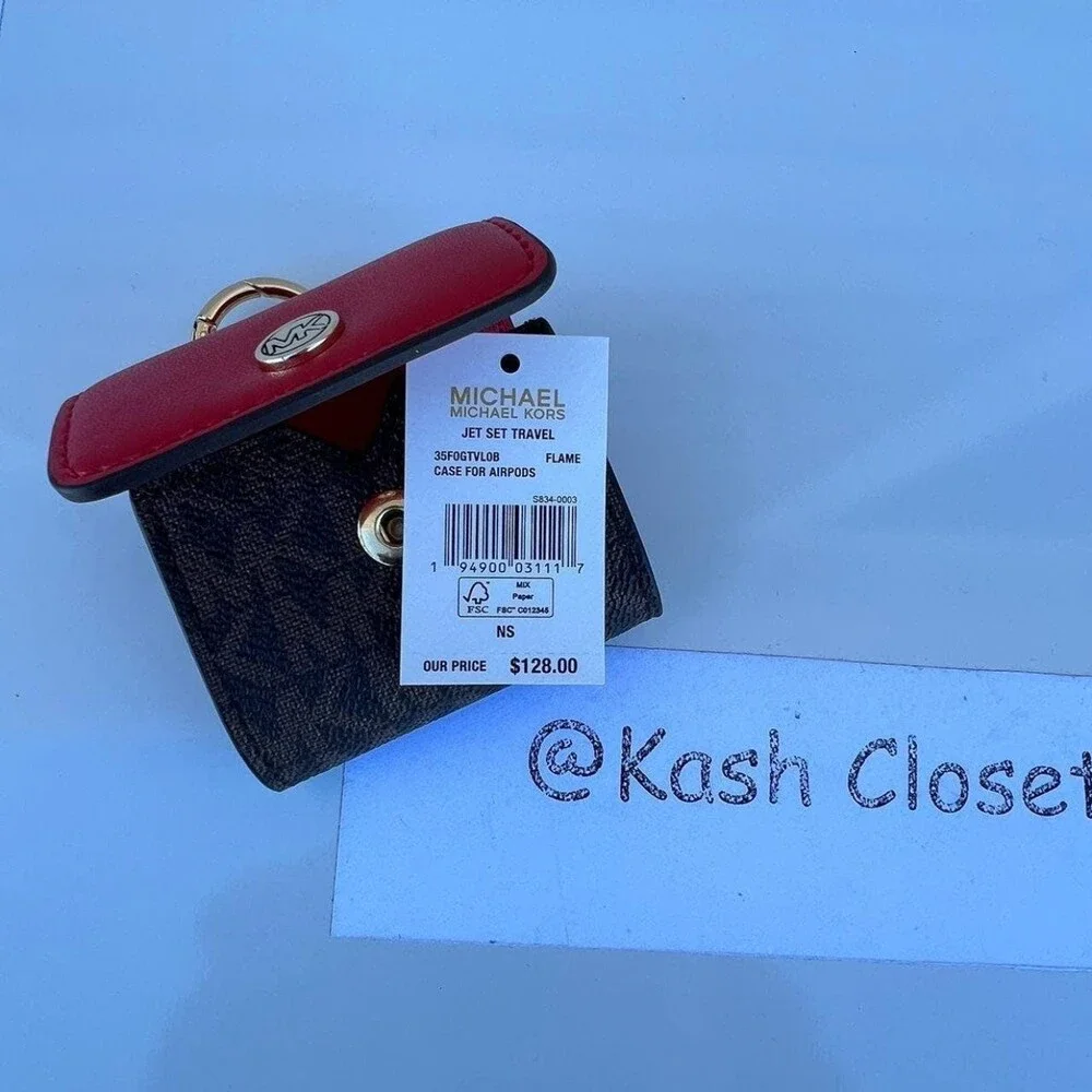 Michael Kors Airpod Case Mk - Picture 3 of 3